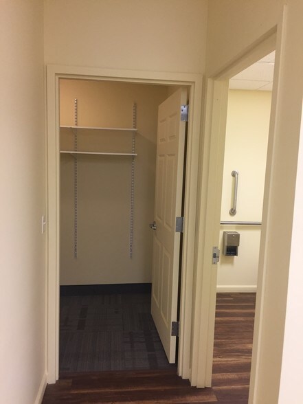More Photos Of 250 Old New Brunswick Rd, Piscataway Unknown For Lease