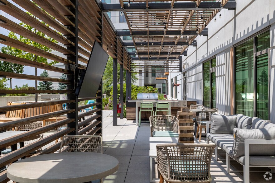 More Photos Of 1133 South Blvd, Oak Park Apartments For Lease