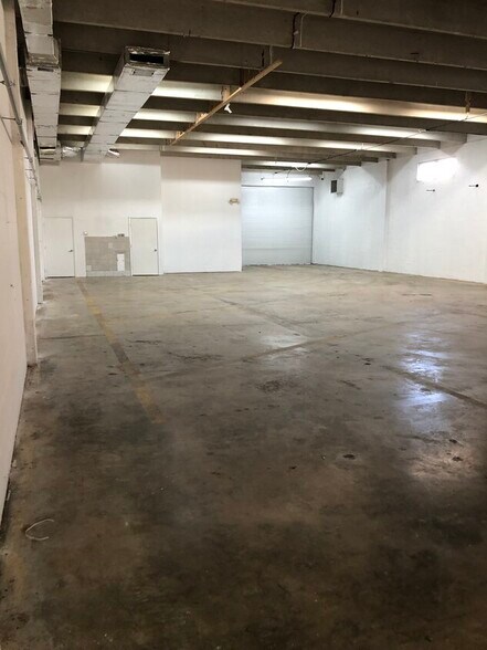 More Photos Of 2250 SW 30th Ave, Hallandale Warehouse For Lease