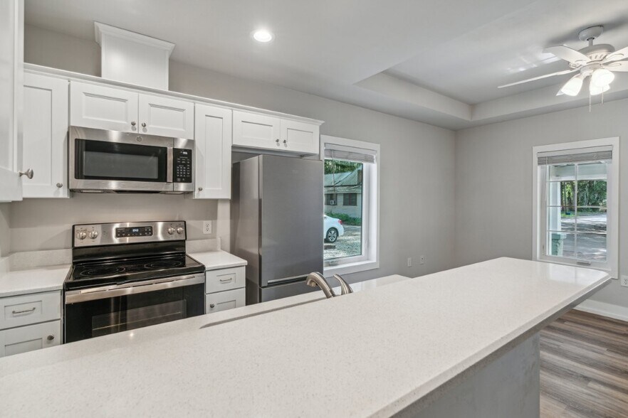 More Photos Of 112 NW 9th St, Gainesville Multifamily For Sale