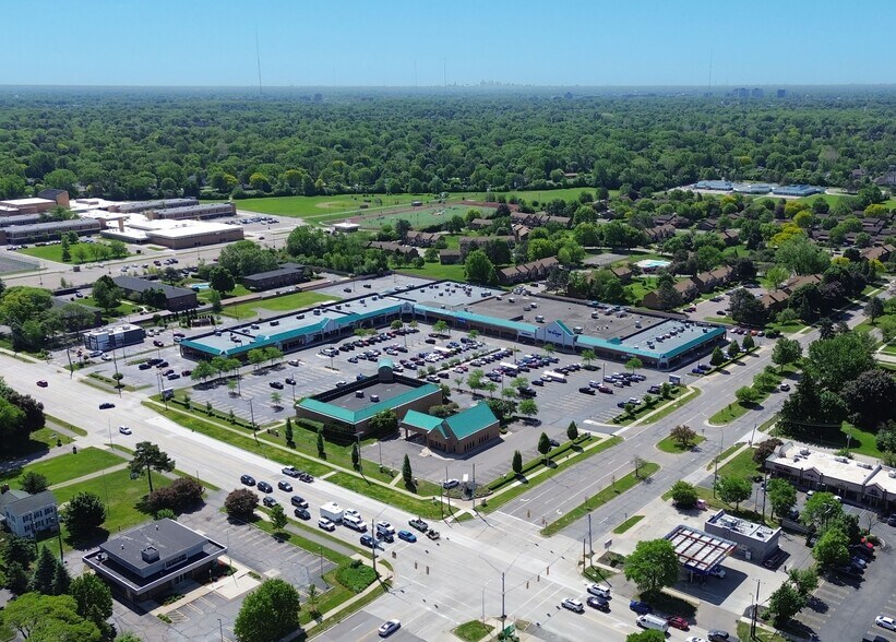 More Photos Of 19715-19855 W Twelve Mile Rd, Southfield Unknown For Lease