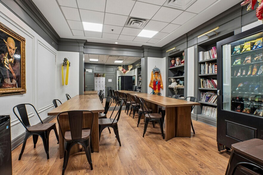 More Photos Of 110 Lombard St, Toronto Specialty For Sale