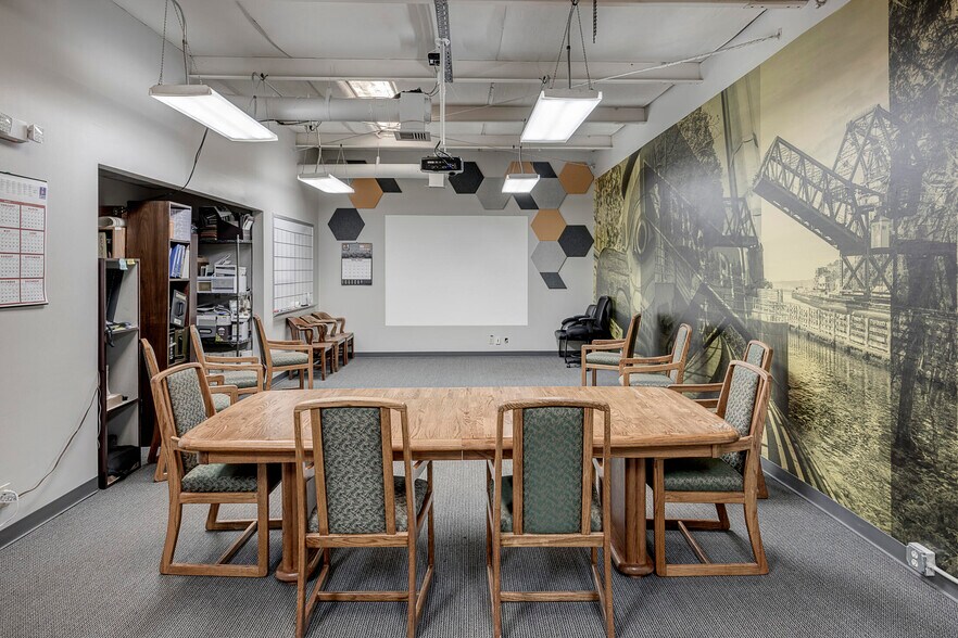 More Photos Of 1140 NW 46th St, Seattle Warehouse For Lease