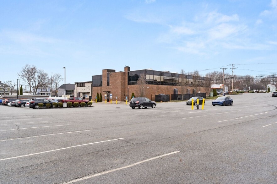 More Photos Of 623 Centre St, Brockton Office For Lease