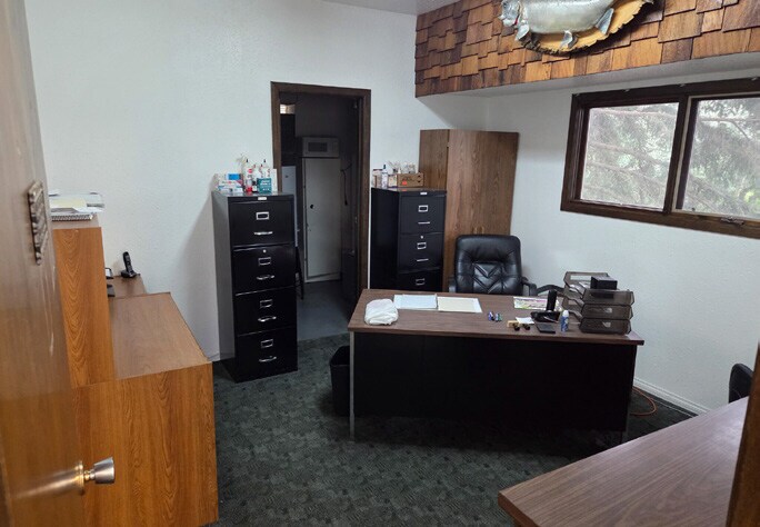 More Photos Of 1409 1st Avenue NW, Weyburn Showroom For Lease