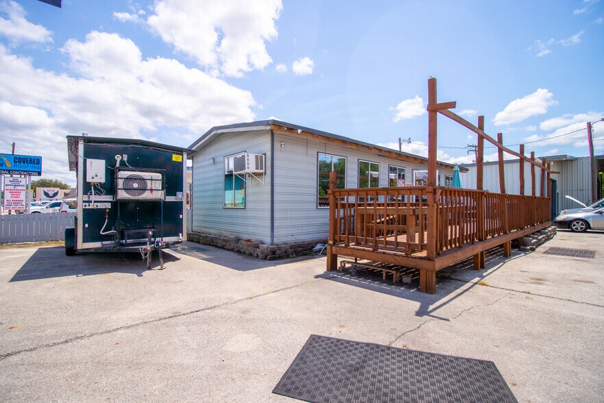 More Photos Of 539 N Frazier St, Conroe Auto Repair For Sale