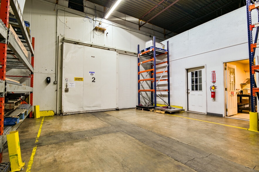 More Photos Of 132 Royal Dr, Forest Park Refrigeration Cold Storage For Sale