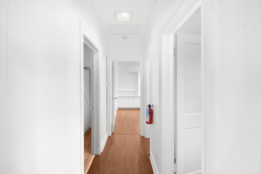 More Photos Of 300 SE Detroit Ave, Stuart Office For Lease