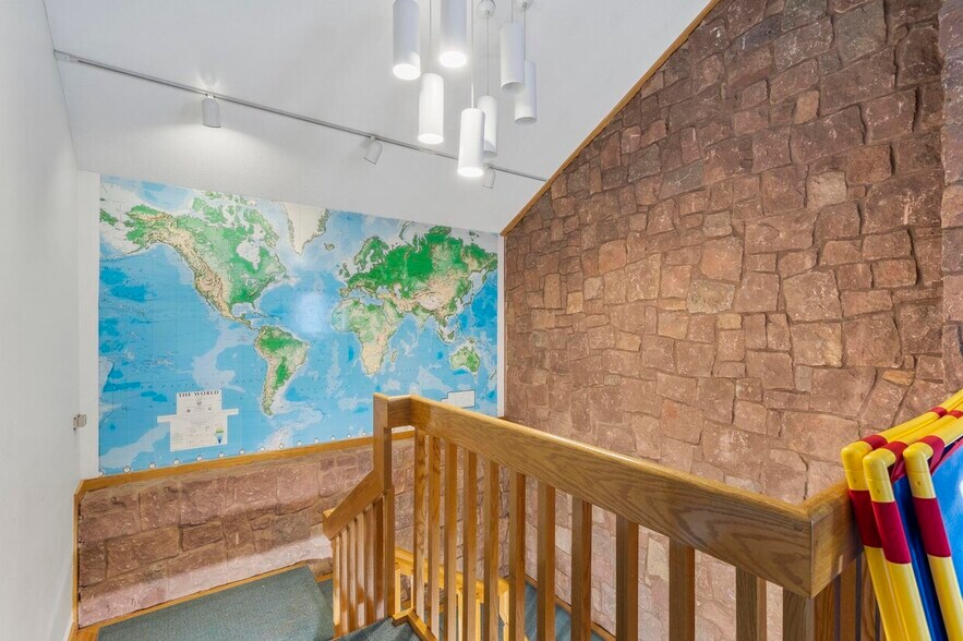 More Photos Of 1-3 Mill Pond Ln, Simsbury Office For Sale