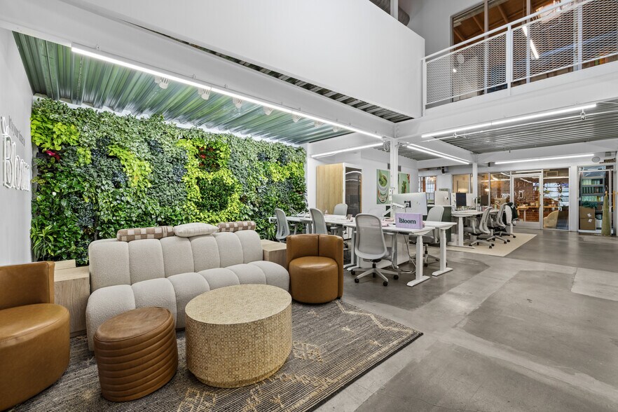 More Photos Of 523 Victoria Ave, Venice Loft Creative Space For Lease