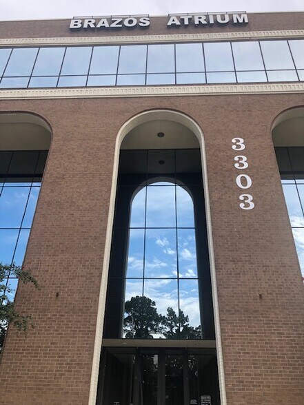 More Photos Of 3303 W FM-1960, Houston Medical For Lease