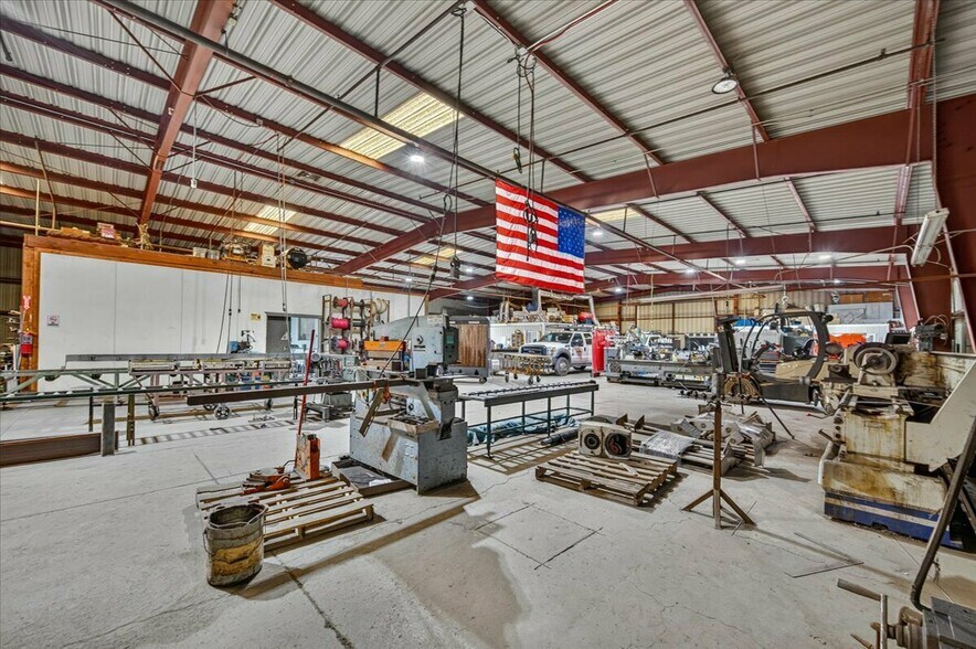 More Photos Of 149 Ashland ave, Lindsay Industrial For Sale
