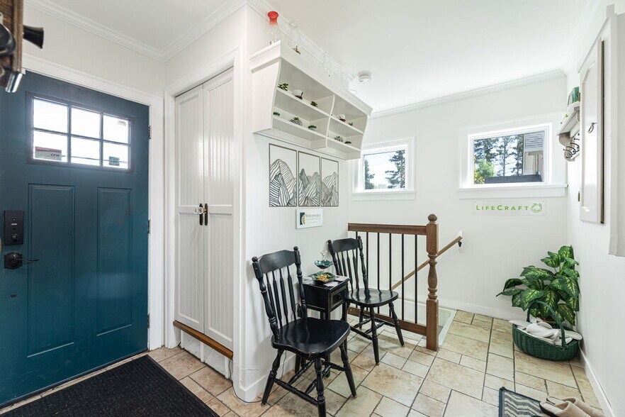 More Photos Of 313 Ross Av, Cochrane Medical For Sale