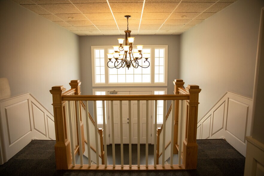 More Photos Of 285 W Main St, Sayville Office For Lease