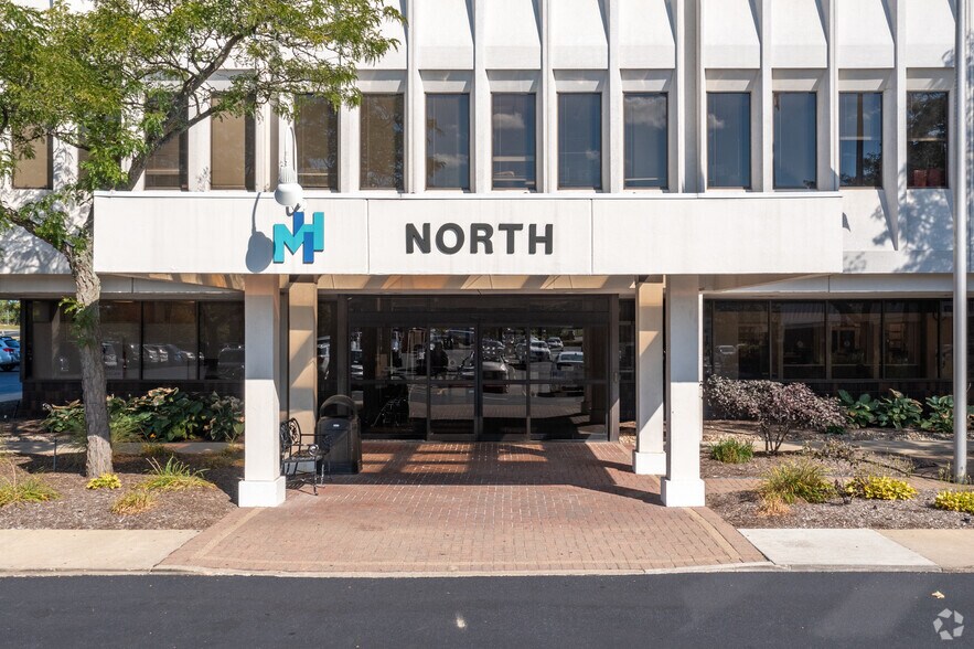 More Photos Of 3609-3619 Park East Dr, Beachwood Unknown For Lease