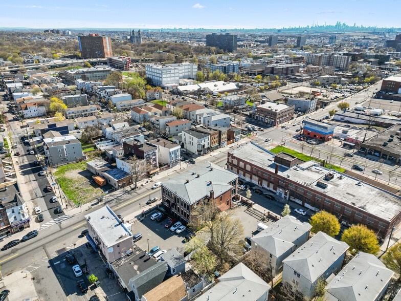 More Photos Of 415 Central Ave, Newark Storefront Retail Residential For Lease
