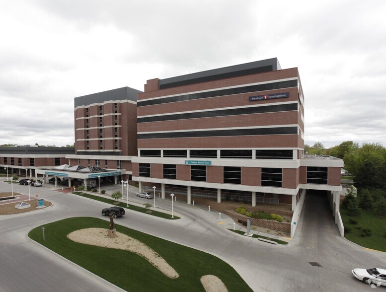 More Photos Of 1500 S 48th St, Lincoln Medical For Lease