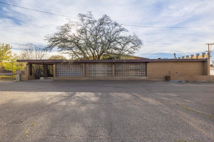 More Photos Of 111 University SE Blvd, Albuquerque Specialty For Sale