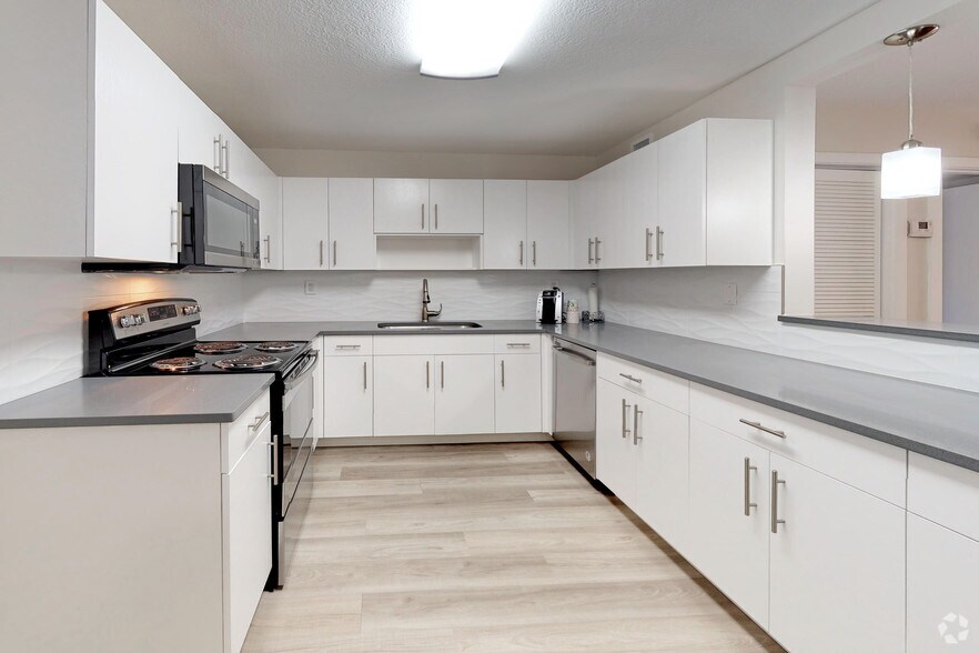 More Photos Of 8445 Springtree Dr, Sunrise Apartments For Sale