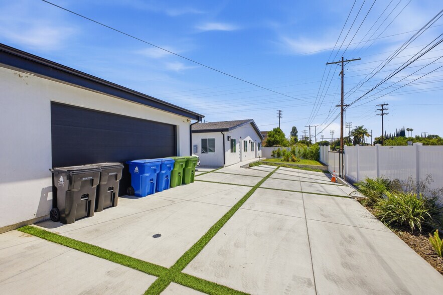 More Photos Of 18853 Saticoy St, Reseda Apartments For Sale