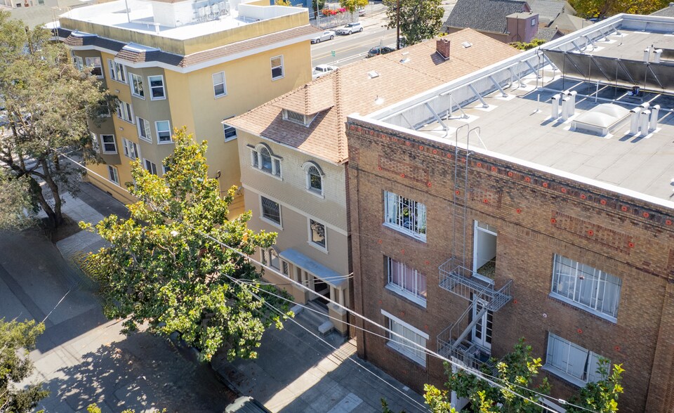 More Photos Of 667 10th St, Oakland Apartments For Sale