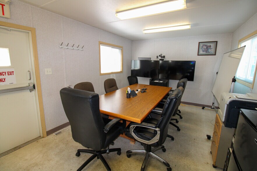 More Photos Of 5640 44th Ave S, Clinton Industrial For Sale