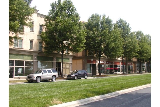 More Photos Of 17115 Kenton Dr, Cornelius Storefront Retail Office For Lease