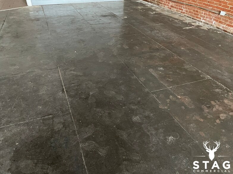 More Photos Of 208 S Main St, Aubrey Restaurant For Lease