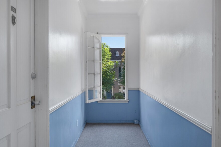 More Photos Of 1331 N Alta Vista Blvd, Los Angeles Apartments For Sale