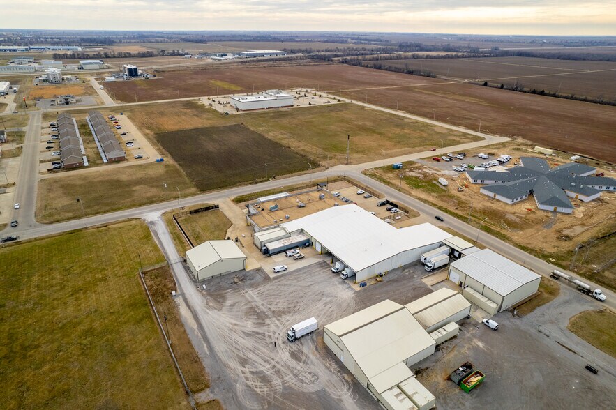 More Photos Of 108 Stallcup Dr, Sikeston General Retail For Sale