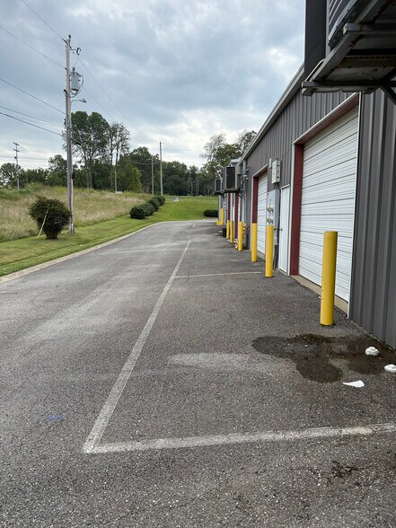 More Photos Of 1010-1038 Stearman Dr, Millersville Unknown For Lease