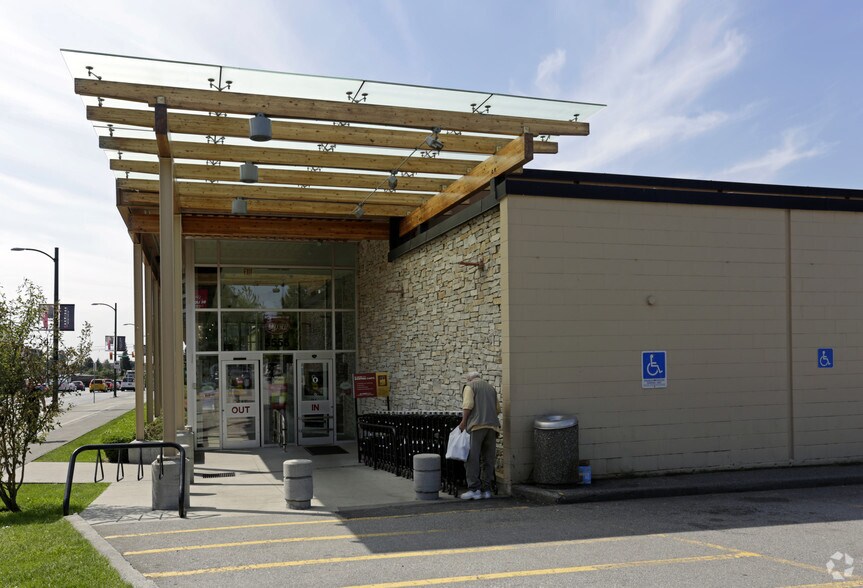 More Photos Of 5555 Cambie St, Vancouver Freestanding For Sale