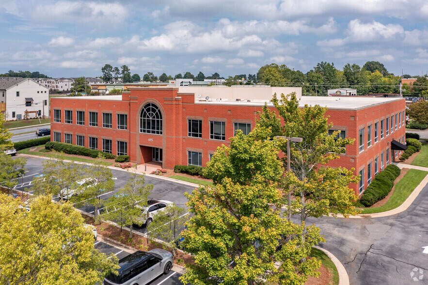 More Photos Of 675 Mansell Rd, Roswell Coworking Space