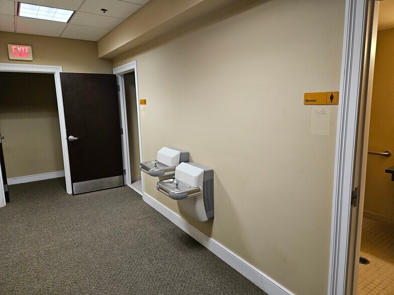More Photos Of 16901 panama city beach Pky, Panama City Beach Medical For Sale