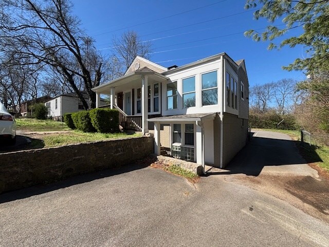 More Photos Of 633 W Iris, Nashville Loft Creative Space For Sale