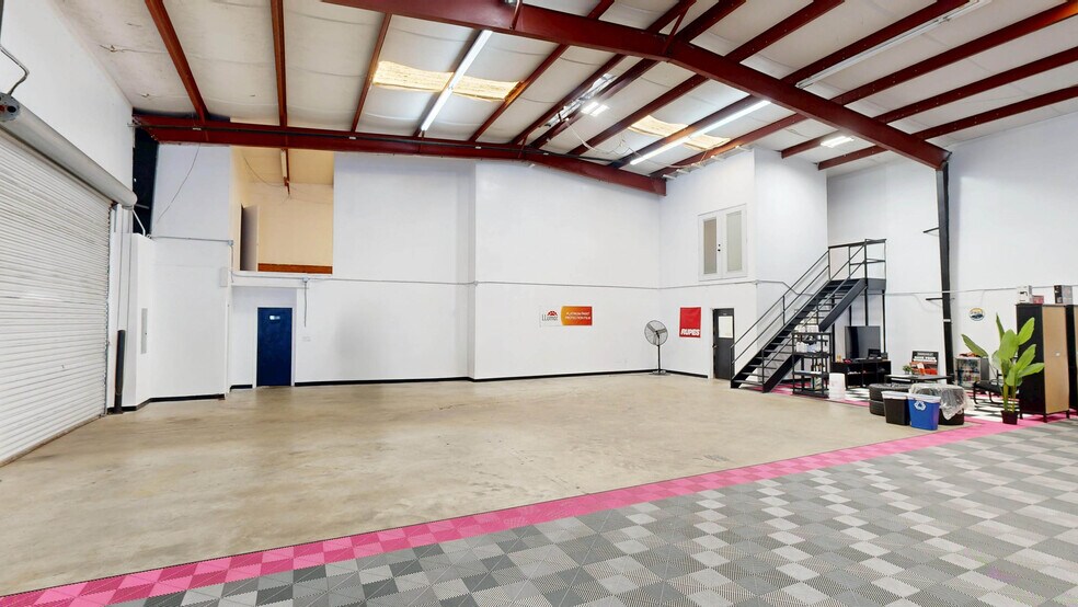 More Photos Of 2182-2188 E Semoran Blvd, Apopka Flex For Lease