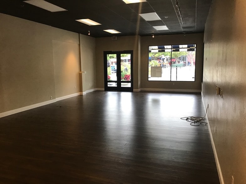 More Photos Of 409-439 Water St, Oakland Storefront For Lease