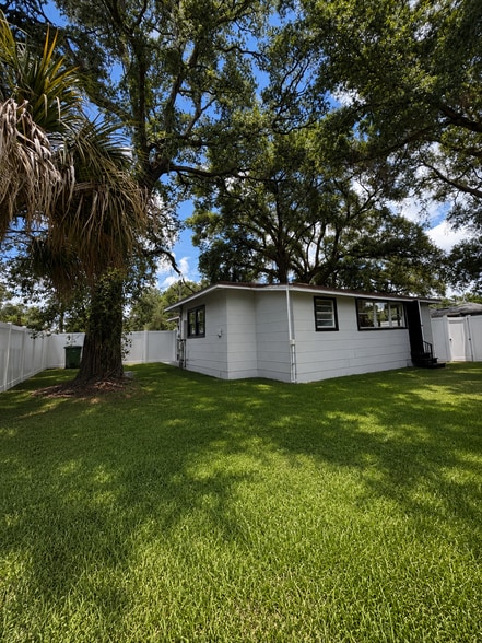 More Photos Of 1221 E Dr Martin Luther King Jr Blvd, Tampa Office For Sale