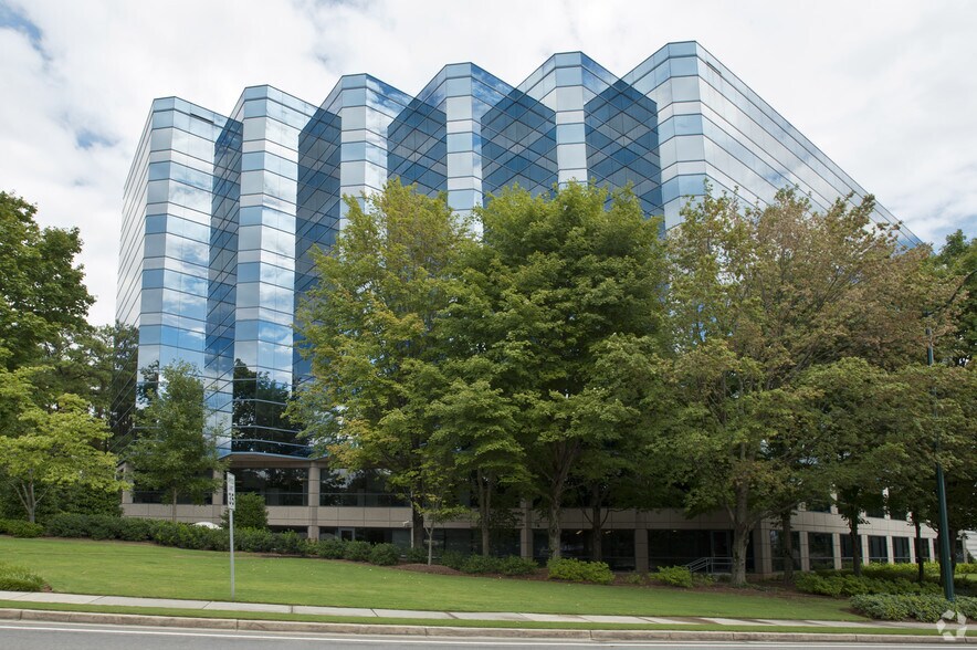 More Photos Of 6325 Peachtree Dunwoody Rd, Atlanta Office For Lease