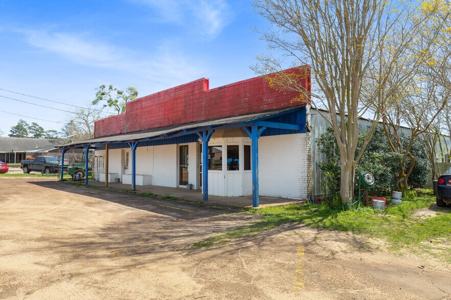 More Photos Of 21120 Highway 105, Cleveland Storefront For Sale