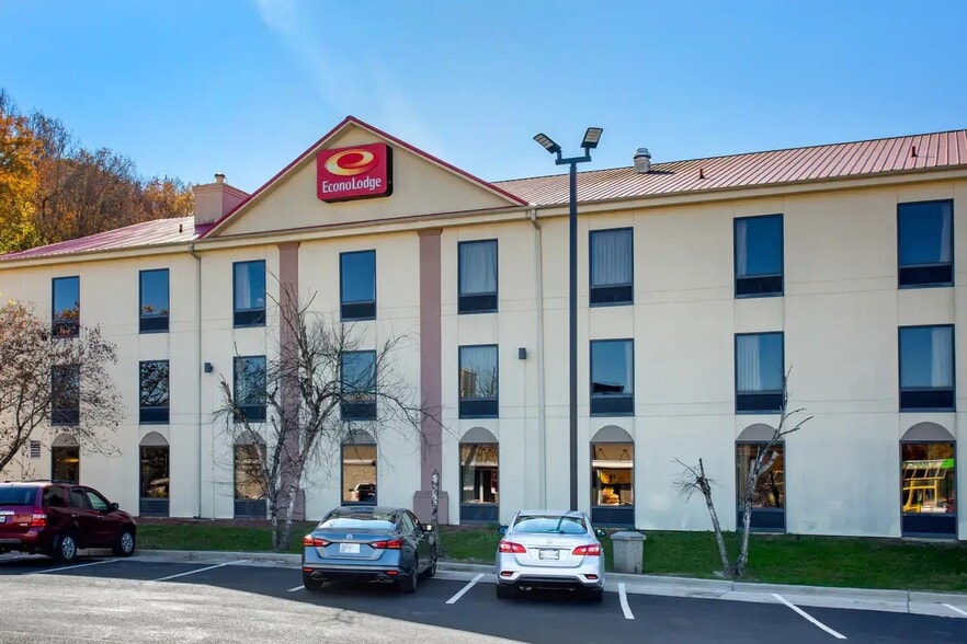 More Photos Of 150 Browns Ferry Rd, Chattanooga Hotel For Sale