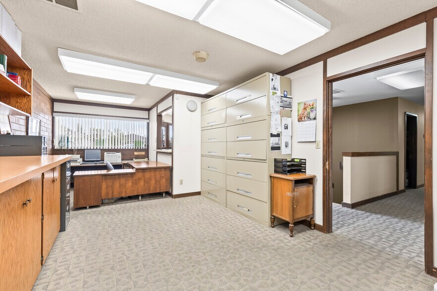 More Photos Of 411-413 N 2nd St, Yakima Office For Sale