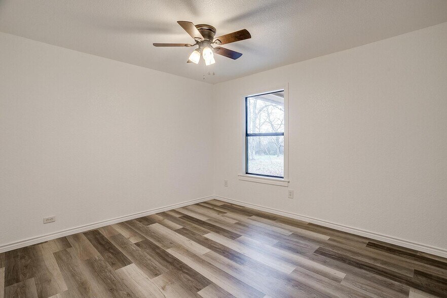 More Photos Of 4011 US-67, Cleburne Land For Sale