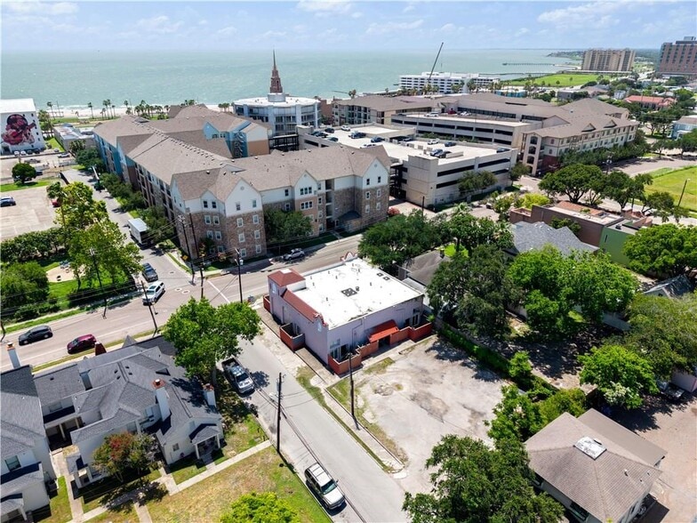 More Photos Of 801 S Carancahua St, Corpus Christi Apartments For Sale
