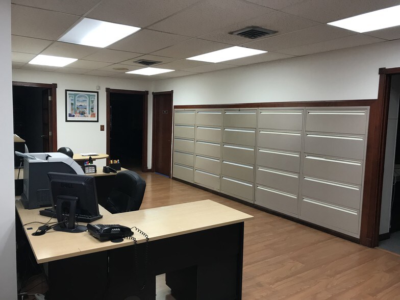 More Photos Of 2739 Hollywood Blvd, Hollywood Office Residential For Lease