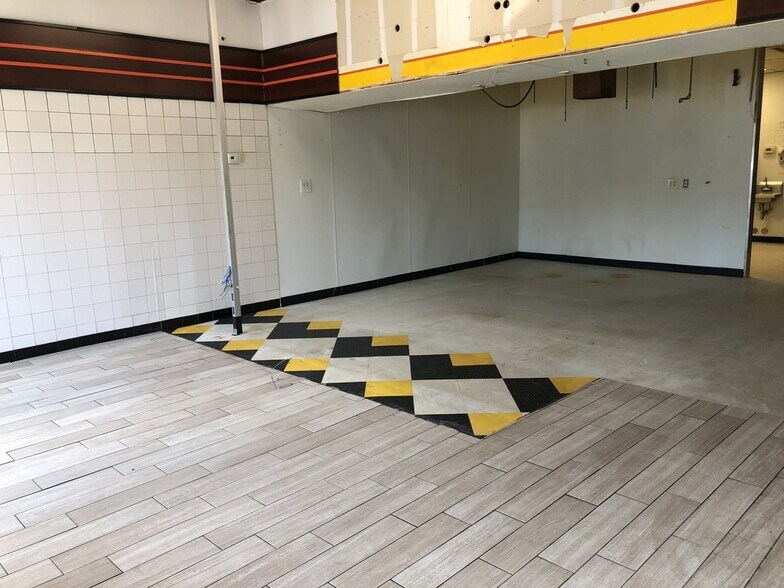 More Photos Of 923 N Miami Blvd, Durham General Retail For Lease