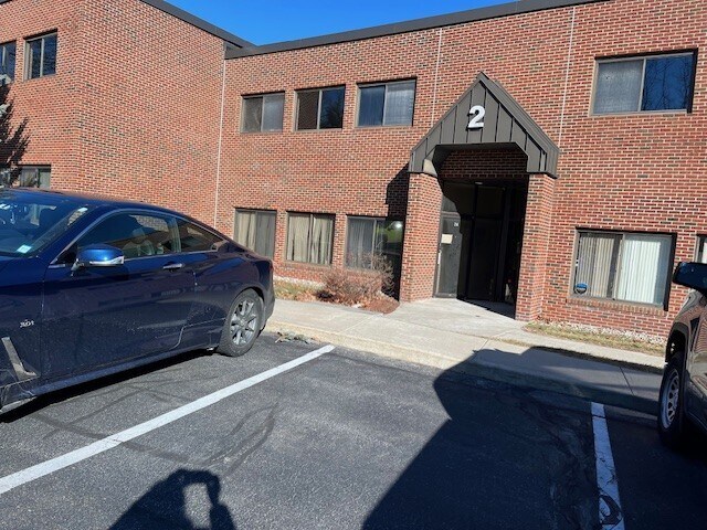 More Photos Of 10 Commerce Park N, Bedford Light Distribution For Lease