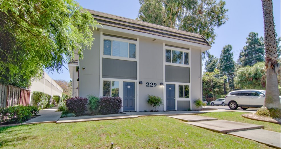 More Photos Of 229 Polaris Ave, Mountain View Office For Lease