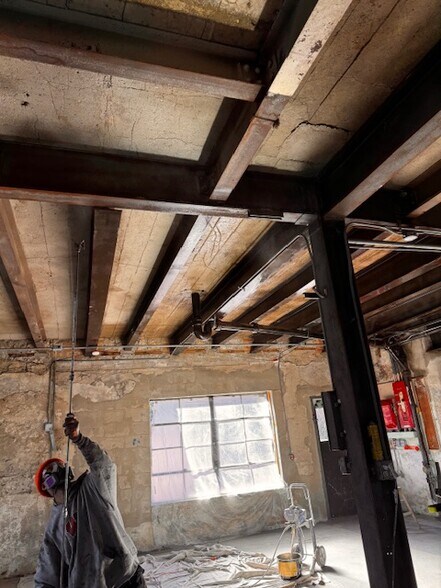 More Photos Of 1032-1038 12th Ave, Grafton Flex For Lease