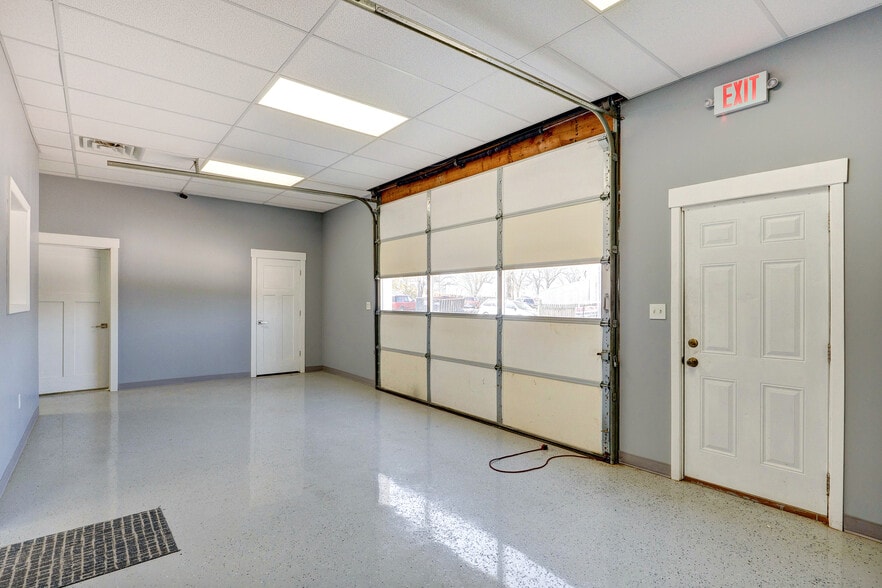 More Photos Of 972 US Highway 60 S, Billings Industrial For Sale